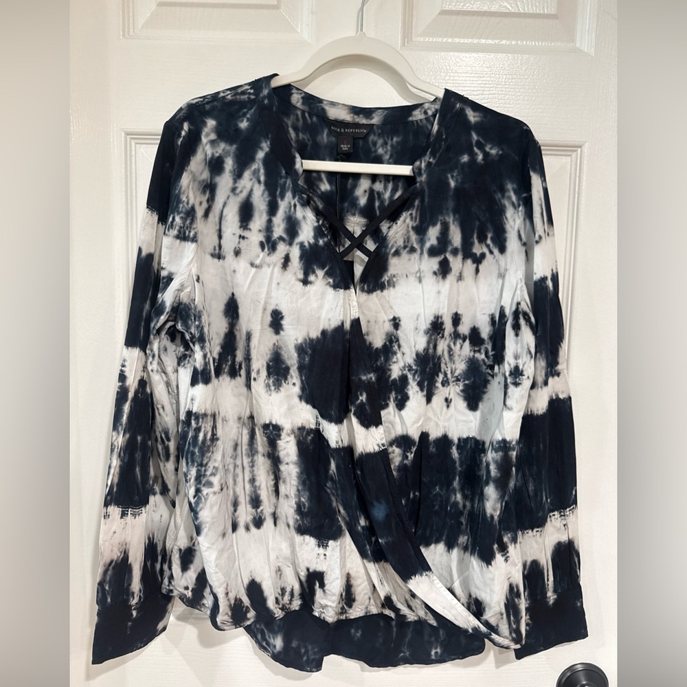 Rock & Republic Women's L Long Sleeve Pullover Blouse Blue Multi Tie-Dye NWT